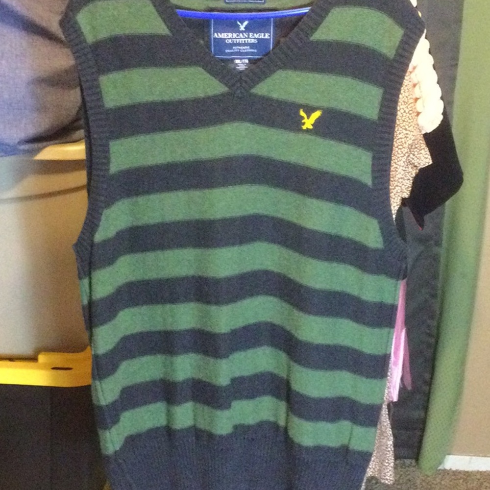 American Eagle Outfitters Men’s Green & Navy Striped V-Neck Sweater Vest XXL